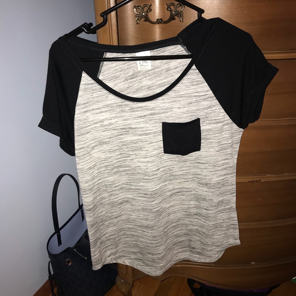 Short sleeve shirt